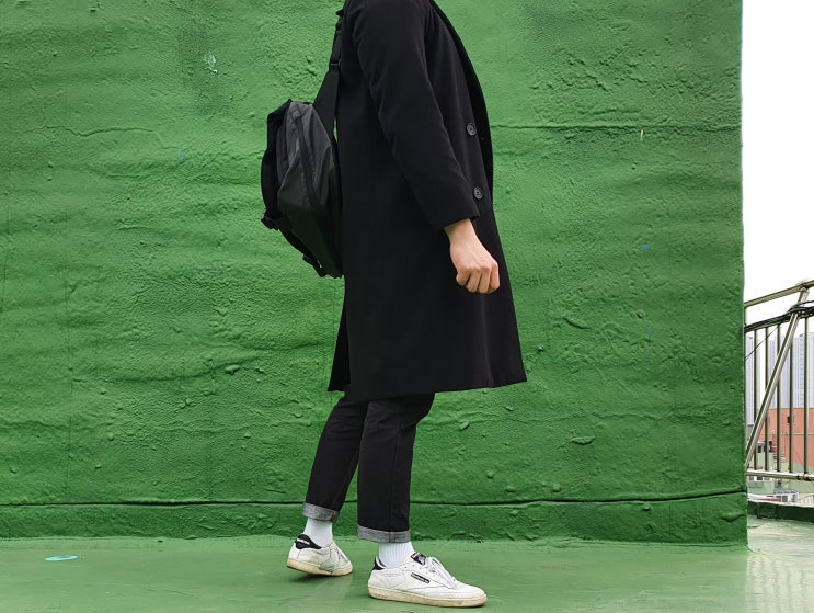 남자 옷 코디 : 검은색 코트 캐주얼하게 남자 옷 코디 : 검은색 코트 캐주얼하게