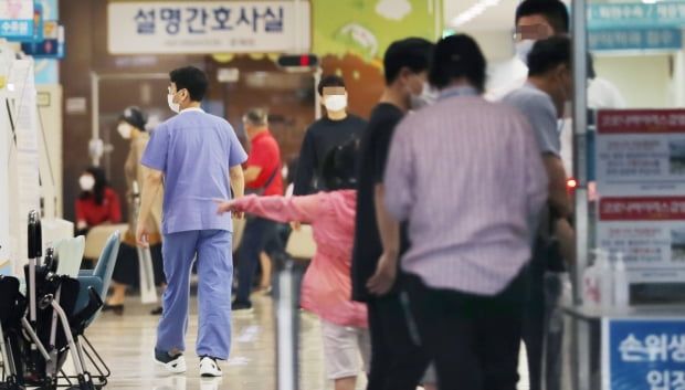 "지금 갈아타면 보험료 반값"…'4세대 실손' 정말 이득일까 ? "지금 갈아타면 보험료 반값"…'4세대 실손' 정말 이득일까 ?
