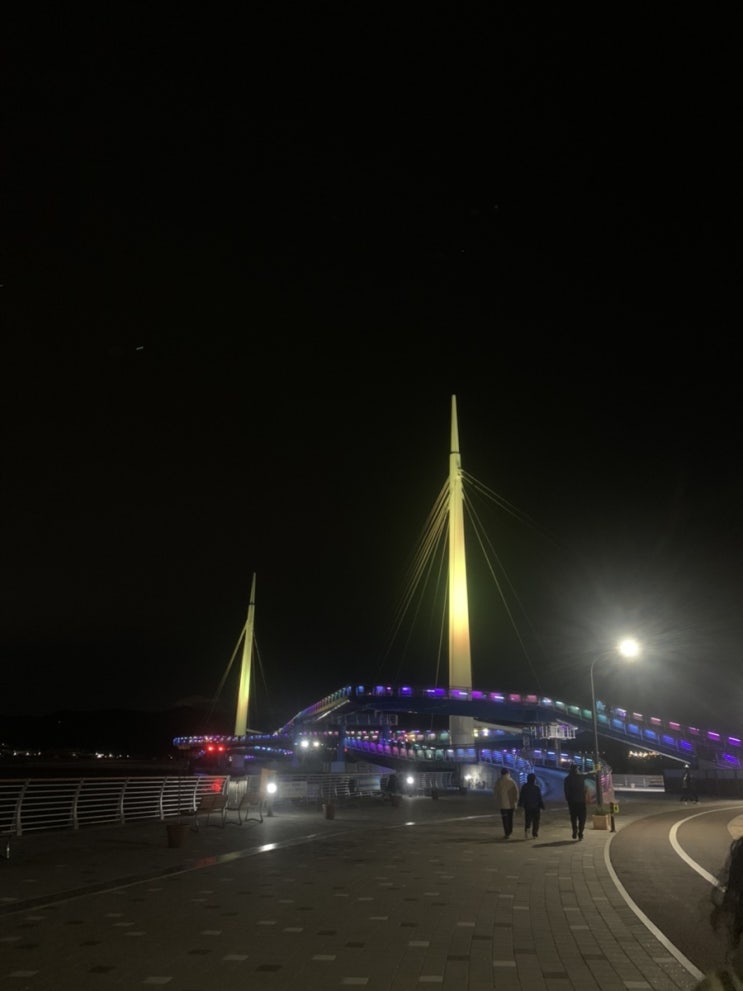  마산 서항지구 친수공원 야경 구경했어요 :)