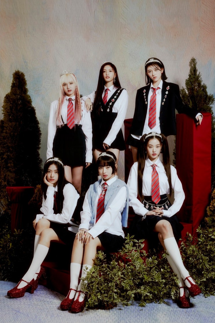 걸그룹 아이브 원영·리즈·가을·이서, '러브 다이브' 콘셉으로 '비주얼 퀸' 매력 발산 걸그룹 아이브 원영·리즈·가을·이서, '러브 다이브' 콘셉으로 '비주얼 퀸' 매력 발산