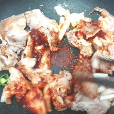  쭈꾸미철 이잖아요쭈꾸미삼겹살볶음 했어요^^