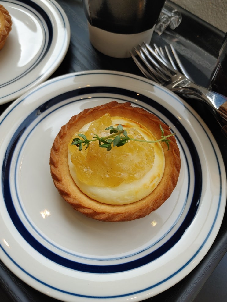  삼성동 카페 '포타커피' - 타르트맛이 기가 막히네요! 카페라기 보다 디저트 맛집?!