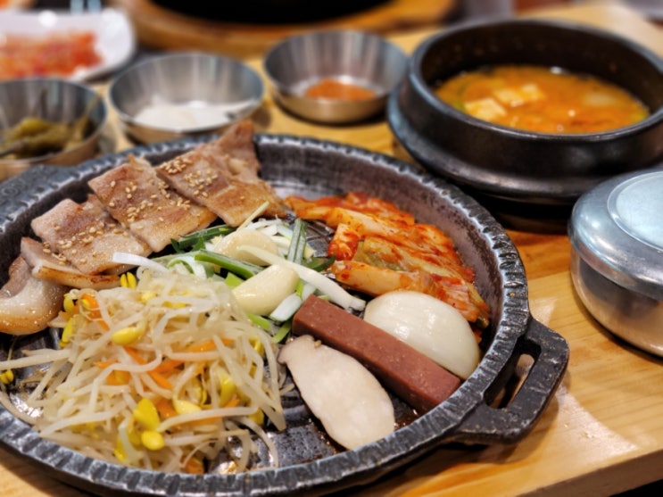 김포 홈플러스 푸드코트 삼겹살반상과 돌솥비빔밥! 퀄리티 훌륭하네 김포 홈플러스 푸드코트 삼겹살반상과 돌솥비빔밥! 퀄리티 훌륭하네