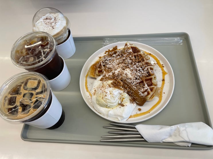  [잠실 카페블루웨일] 크로플이 맛있는 송리단길 카페 추천