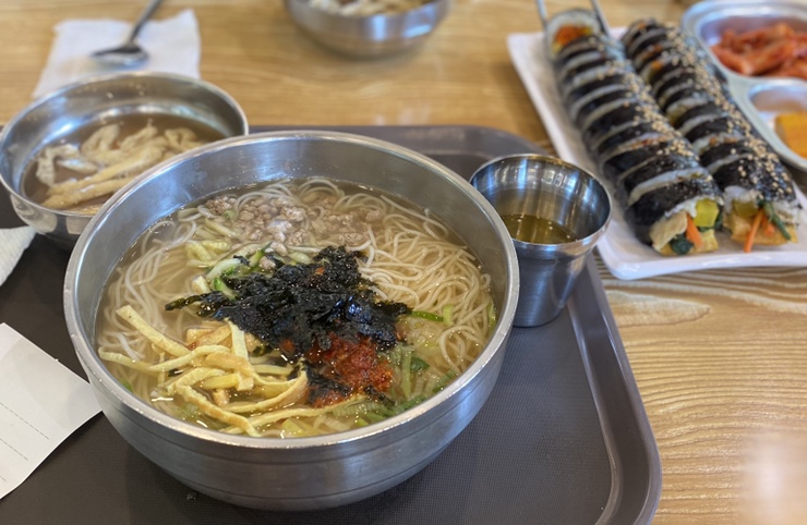  강남역 점심 국민우동집 잔치국수와 김밥 후기