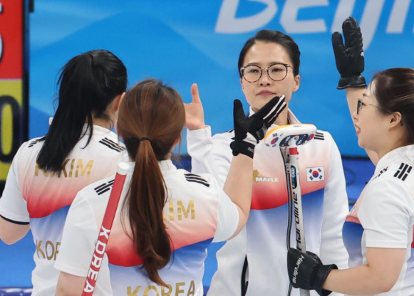 한국 여자 컬링 '팀 킴' 세계선수권 준우승 최고성적