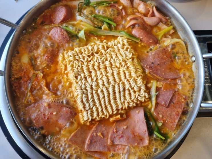  송파 석촌역, 석촌동 부대찌개 맛집 '153포인츠부대찌개' 잠실 석촌호수점
