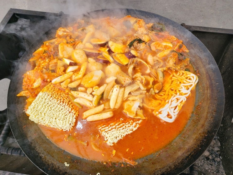  가평 맛집 - 유명산흥부네 솥뚜껑닭볶음탕 토종닭 후기! 맛과 멋 두마리 토끼!