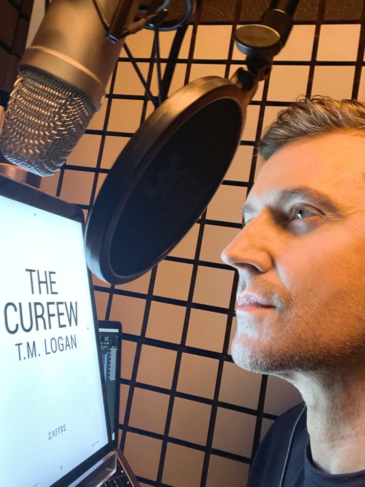 [아마존 직구] The Curfew 도착