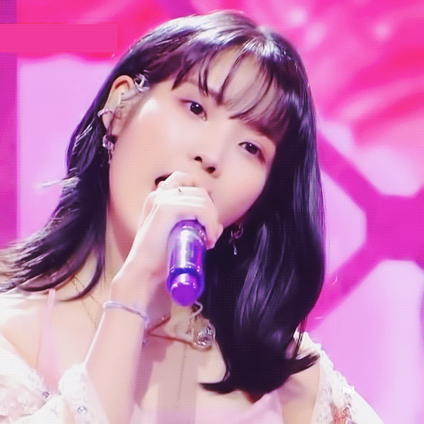 아이유(IU) MMA 멜론 뮤직 어워드 라일락 + 스트로베리 문 무대 보정 움짤! 아이유(IU) MMA 멜론 뮤직 어워드 라일락 + 스트로베리 문 무대 보정 움짤!