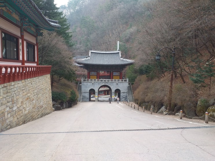  거대하고 아름다운 대한불교 천태종의 총본산.    소백산  구인사(救仁寺)  -  1