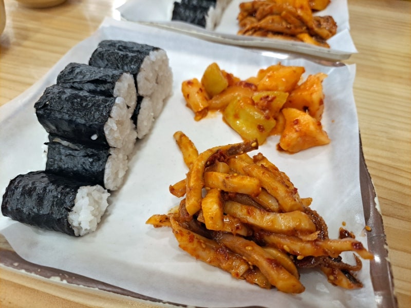 명동충무김밥 본점이 제일 낫네