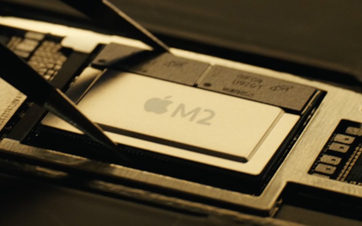 애플의 2022년 아이패드 프로 M2 칩셋 장착으로 가을에 출시 예정으로 M1 아이패드 에어 5 와 성능 격차를 둘 것입니다