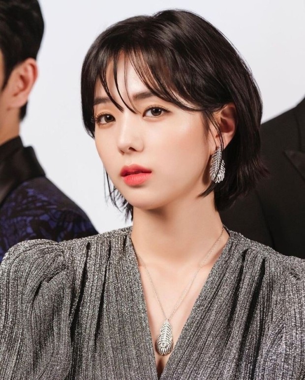  채수빈 박규영 레이어드 단발, 봄에 찰떡이야