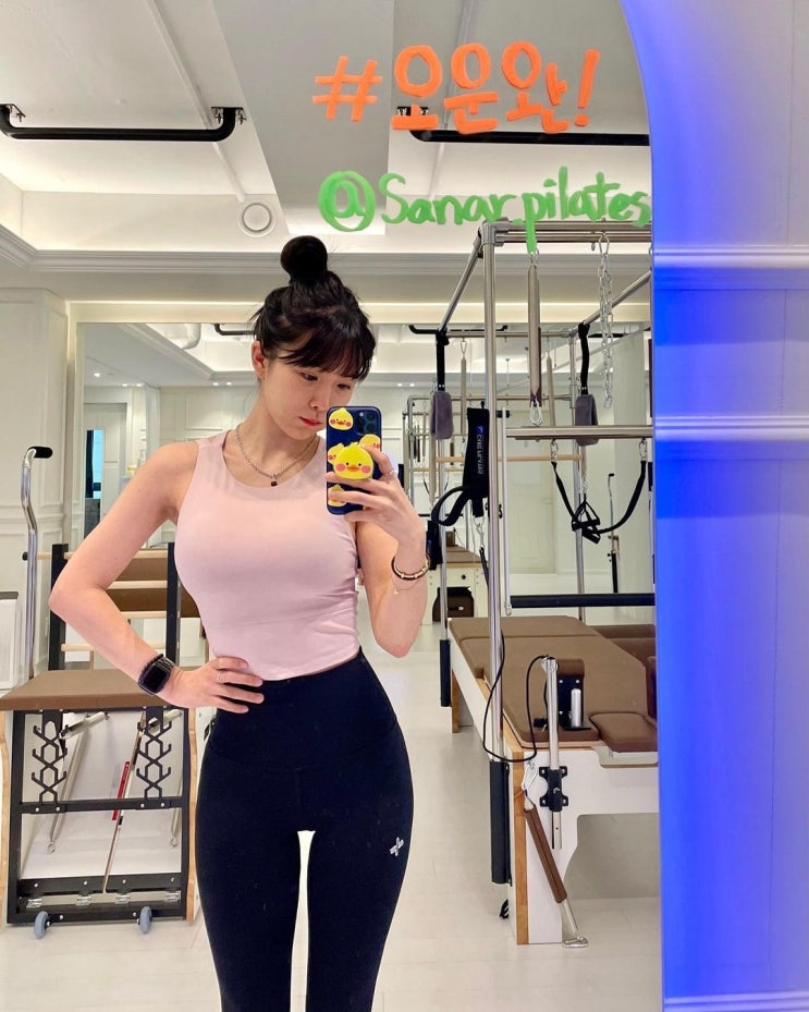 레인보우 출신 조현영, 운동복 입고 군살 하나 없는 글래머러스한 몸매 시선 레인보우 출신 조현영, 운동복 입고 군살 하나 없는 글래머러스한 몸매 시선
