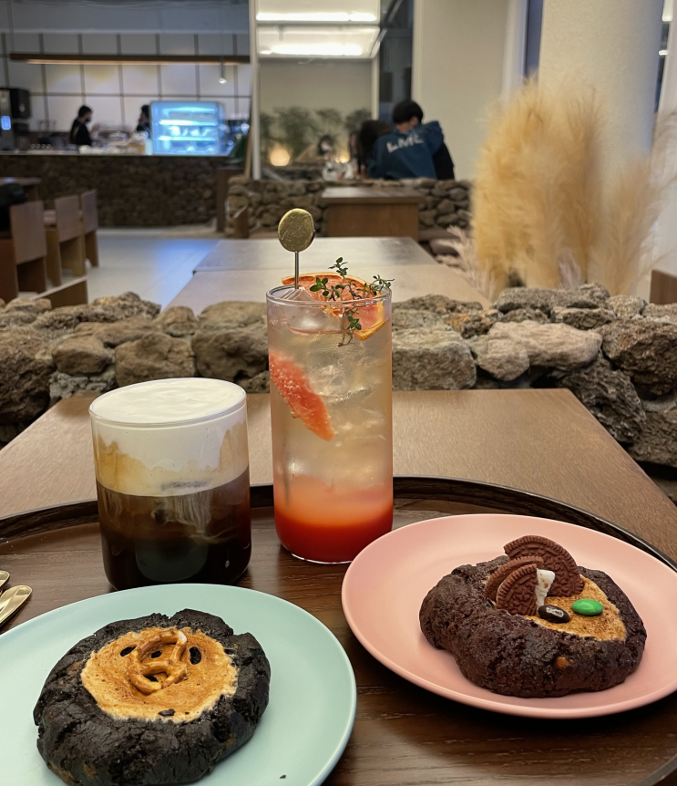 [Cafe] 카페 굿웨더 :: 제주스러운 인테리어의 안양일번가 카페 (안양 데이트, 안양 카페, 안양역 카페)