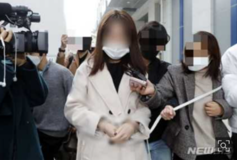  20대 지하철 폭행녀 구속, 이유없는 폭행으로 60대 남성 이마 찢어져