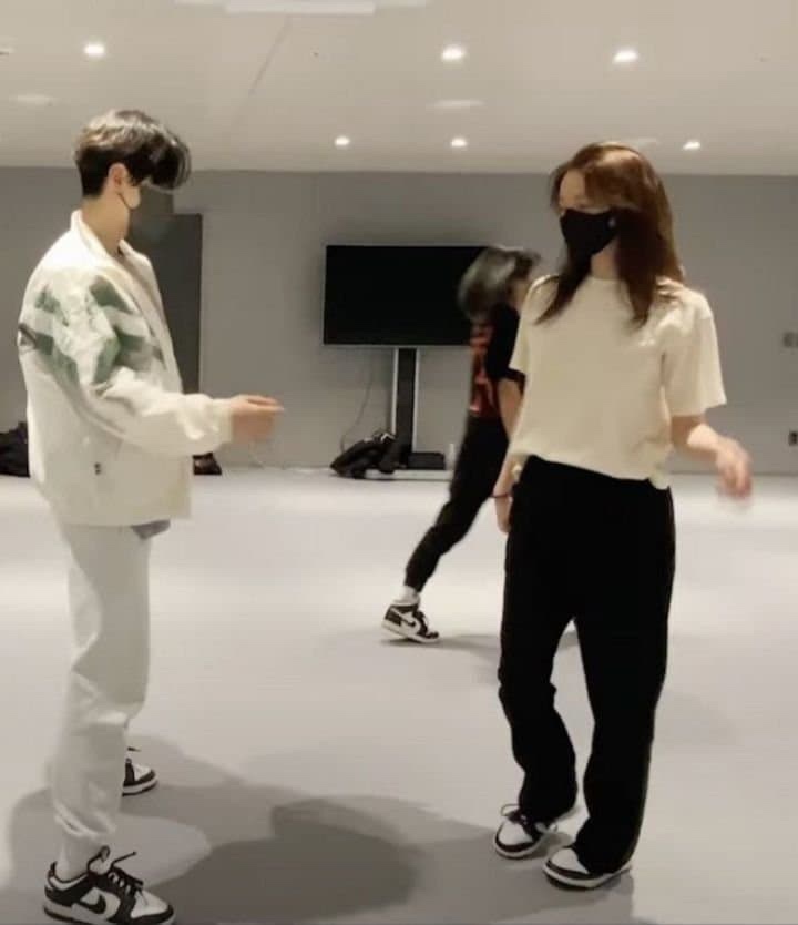  카카페 세이렌 모델 이준호 직찍, 실제 키는 몇일까?