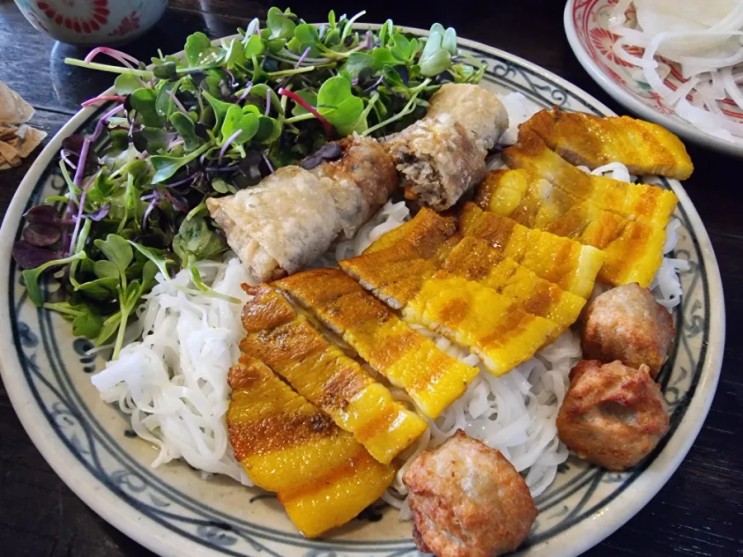 공덕역 직장인 점심 맛집 : 베트남 쌀국수 에머이