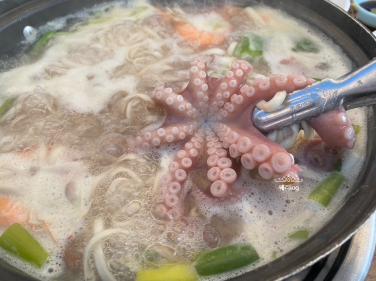  대부도 칼국수맛집은 '솔밭우리밀칼국수' 전문점 추천