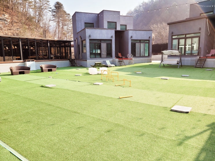  [남이섬 설리조트 풀빌라펜션] 춘천가족여행 애견 독채 풀빌라펜션 깨끗하고 펜션단지가 상당히 크고 잘 꾸며져 있습니다.