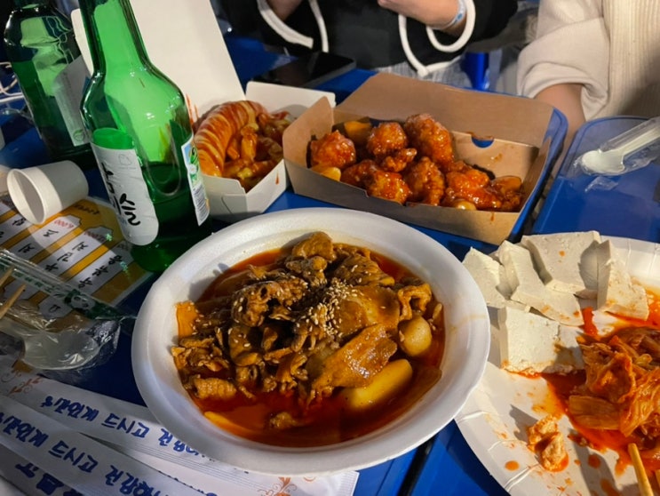 동국대 마지막 축제. 소주무한리필 가성비주점 착한일도 했다