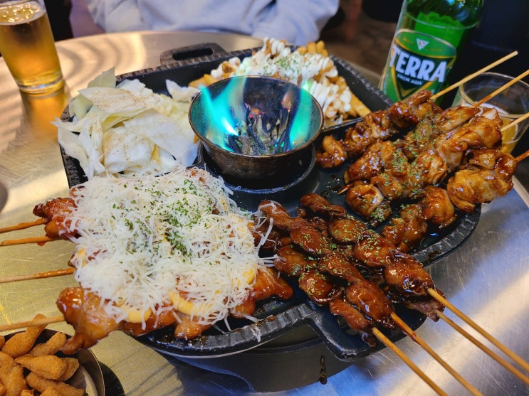  논현역술집 청춘닭꼬치논현직영점 데이트 장소로 좋아요