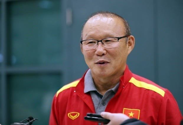 박항서 나이 축구 감독 와이프 최상아 결혼 베트남 근황 연봉 고향 가족 자녀 박항서 나이 축구 감독 와이프 최상아 결혼 베트남 근황 연봉 고향 가족 자녀