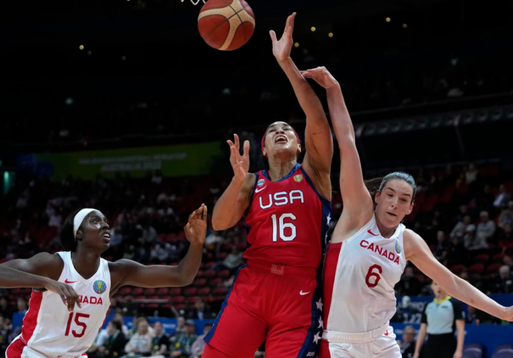 미국 여자 농구 대표팀이 월드컵 금메달 경기에서 중국과 맞붙습니다.
