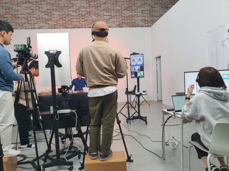  작은가게오래가게 송현근 전문쇼호스트와 함께한 네이비 쇼핑 라이브