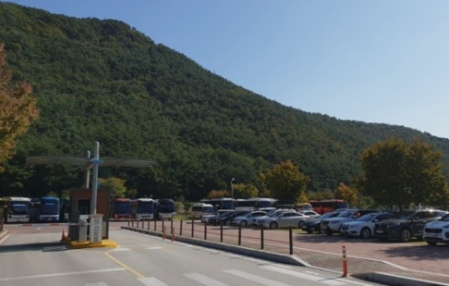  부안 내소사 주차장, 국립공원 첫 하이패스 주차비 결제 도입 (변산반도 내소사, 가을 단풍 관광지)