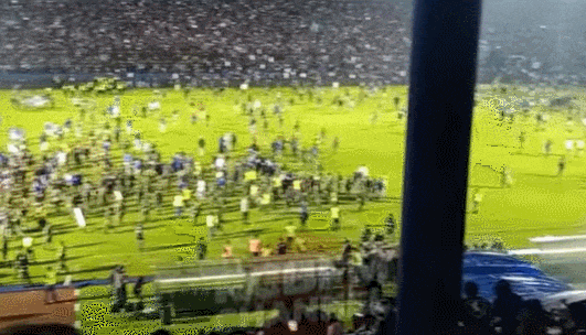 [속보] 인도네시아 축구 경기 난동 발생으로 127명 사망 300여명 부상