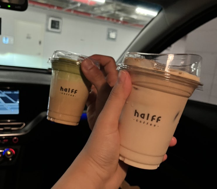  대전 신세계백화점 하프커피에서 버터크림라떼와 말차크림라떼