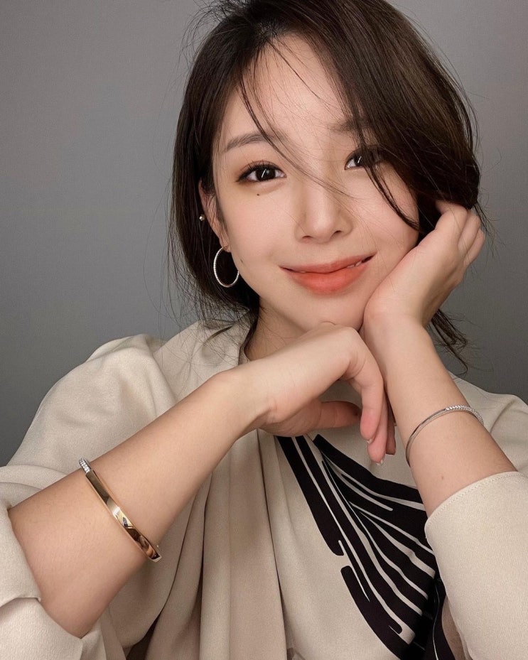 웹툰 '여신강림' 4년 만에 완결한 작가 야옹이, "정말 많이 힘들었다" 마지막회는 떨면서 그려 웹툰 '여신강림' 4년 만에 완결한 작가 야옹이, "정말 많이 힘들었다" 마지막회는 떨면서 그려