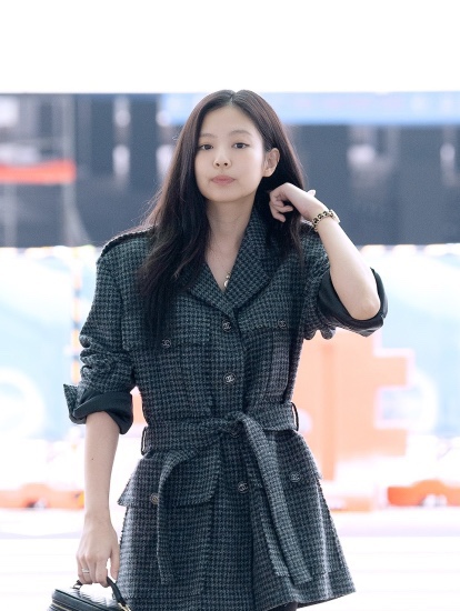  제니머리 애쉬브라운 ,레이어드컷, 제니샤넬가방