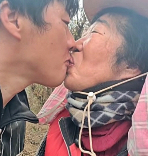 다정한부부 주작 논란 근황 결혼 다정한부부 주작 논란 근황 결혼