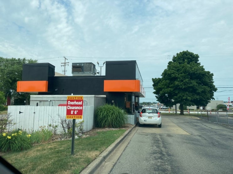 빅비커피 Biggby Coffee 인기 메뉴 카라멜 마블라떼 빅비커피 Biggby Coffee 인기 메뉴 카라멜 마블라떼
