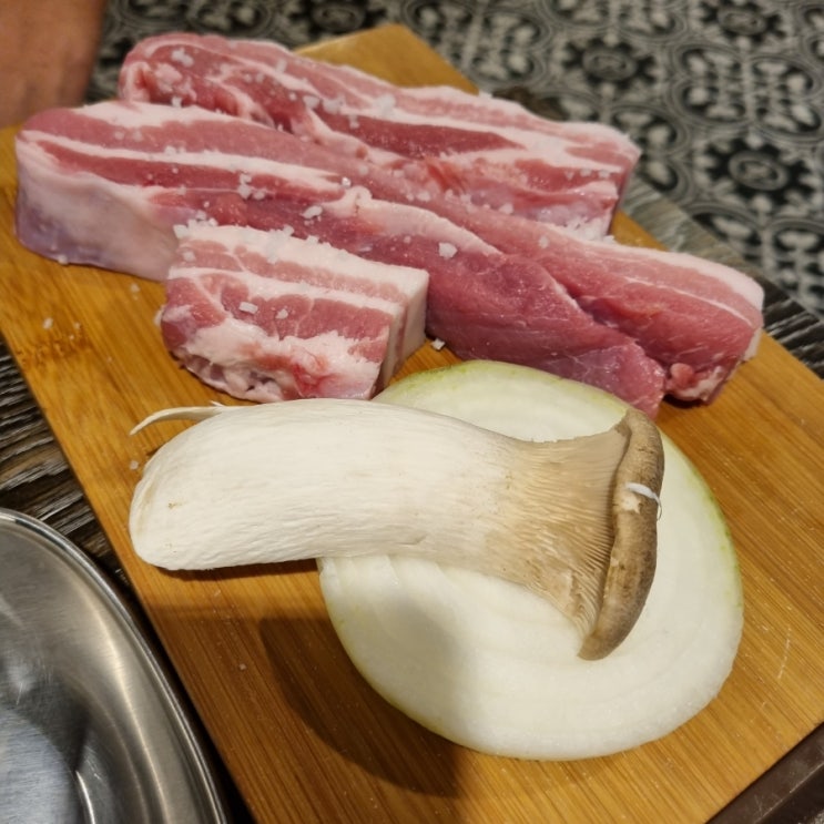  동천동 고기집 추천, 수지 맛집 동천육에서 삼겹살 먹은 솔직후기