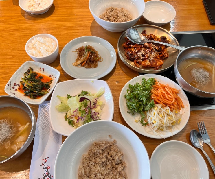 송도 현대프리미엄아울렛 사월에 보리밥과 쭈꾸미