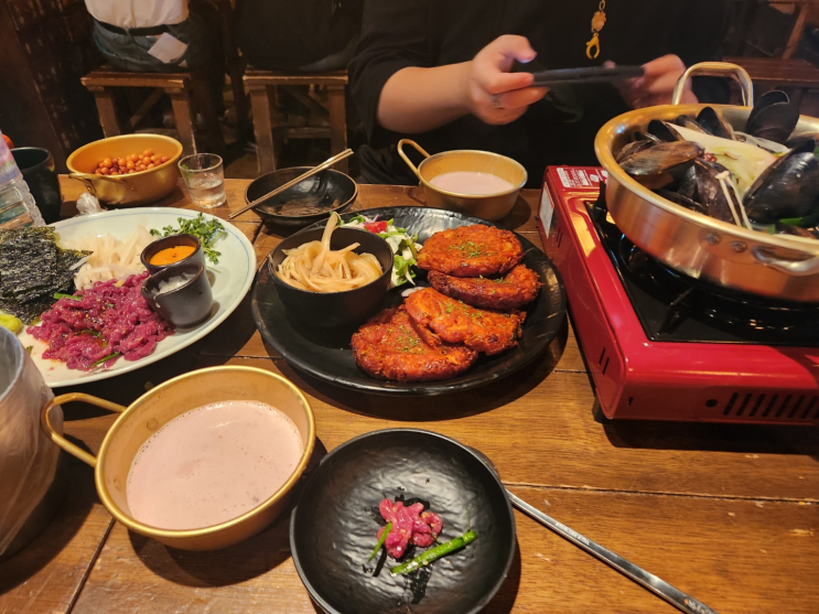  홍대 조선시대에 다녀왔습니다.
