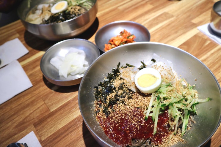 경주 로컬들이 찾는 기와메밀막국수