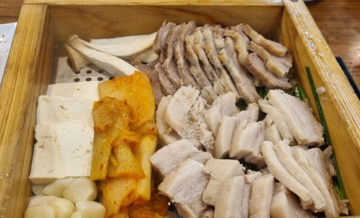 보쌈과 만두 덕후에게 추천하는 부천 맛집 우리보쌈과만두전골