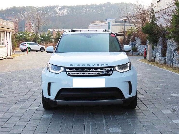  랜드로버 디스커버리5 중고차 넓은 헤드룸 일품