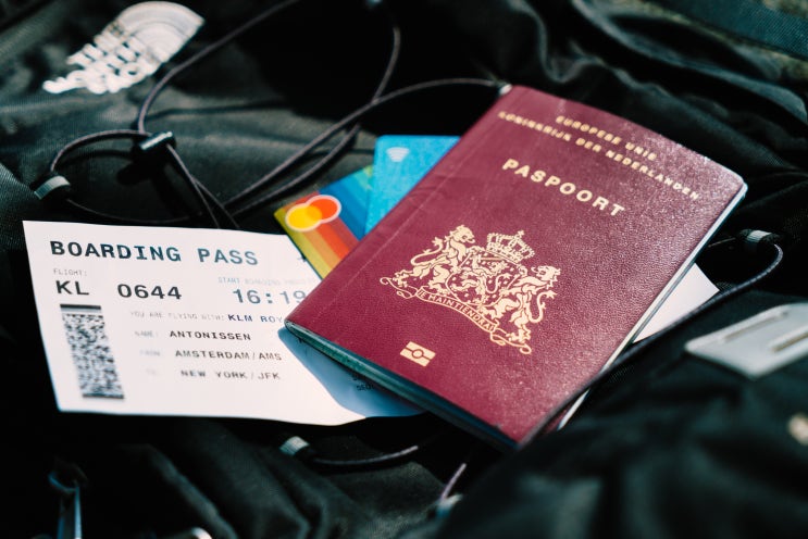  <EBS 진짜미국영어 & Power English> crash course, slip through fingers, day-to-day, frequent flyer miles,
