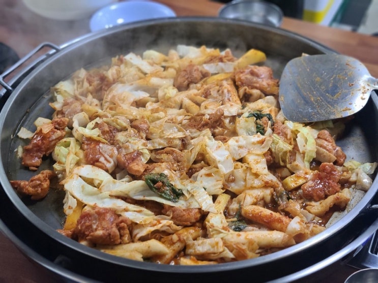  전통 있는 춘천 명동우미닭갈비 추천