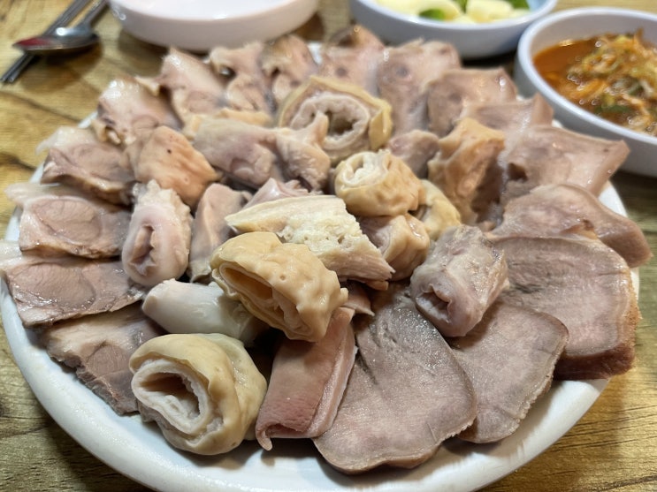  자양동 맛좋은순대국 성시경 먹을텐데  "내장,머리고기 반반, 순대국" :서울/자양동