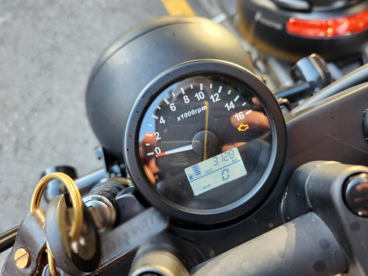  브릭스톤 펠스버그 125cc / 3000km 점검기