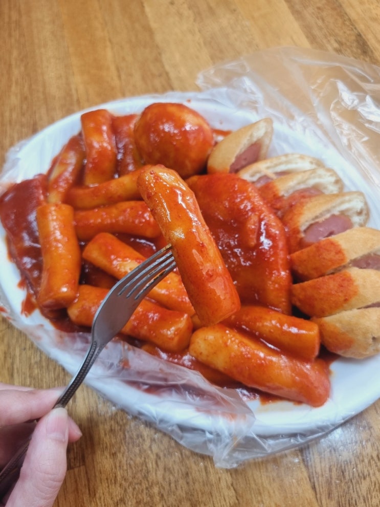  아차산 신토불이 떡볶이 쫄깃한 밀떡과 칼칼한 매운맛