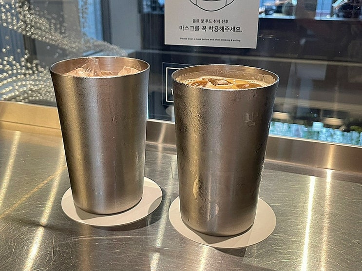  (한남동카페_맥심)인테리어가 매력적인 공간