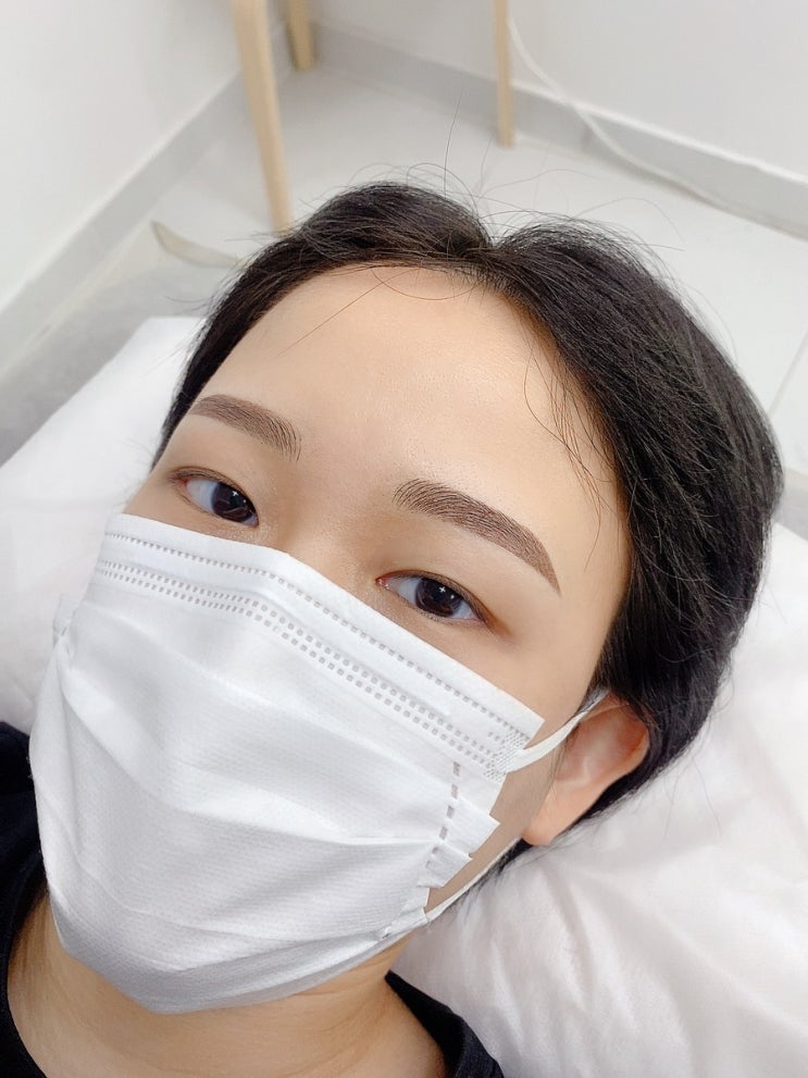  동대문눈썹문신 원장이 직접 작성하고 있는 전 후 모습 보여드려여!